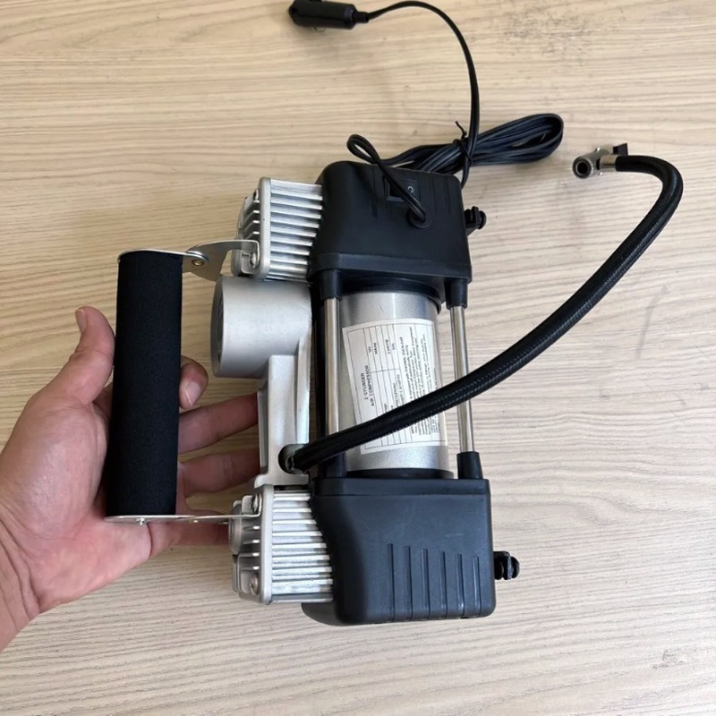 Bơm lốp ô tô 2 xi lanh lõi đồng-1